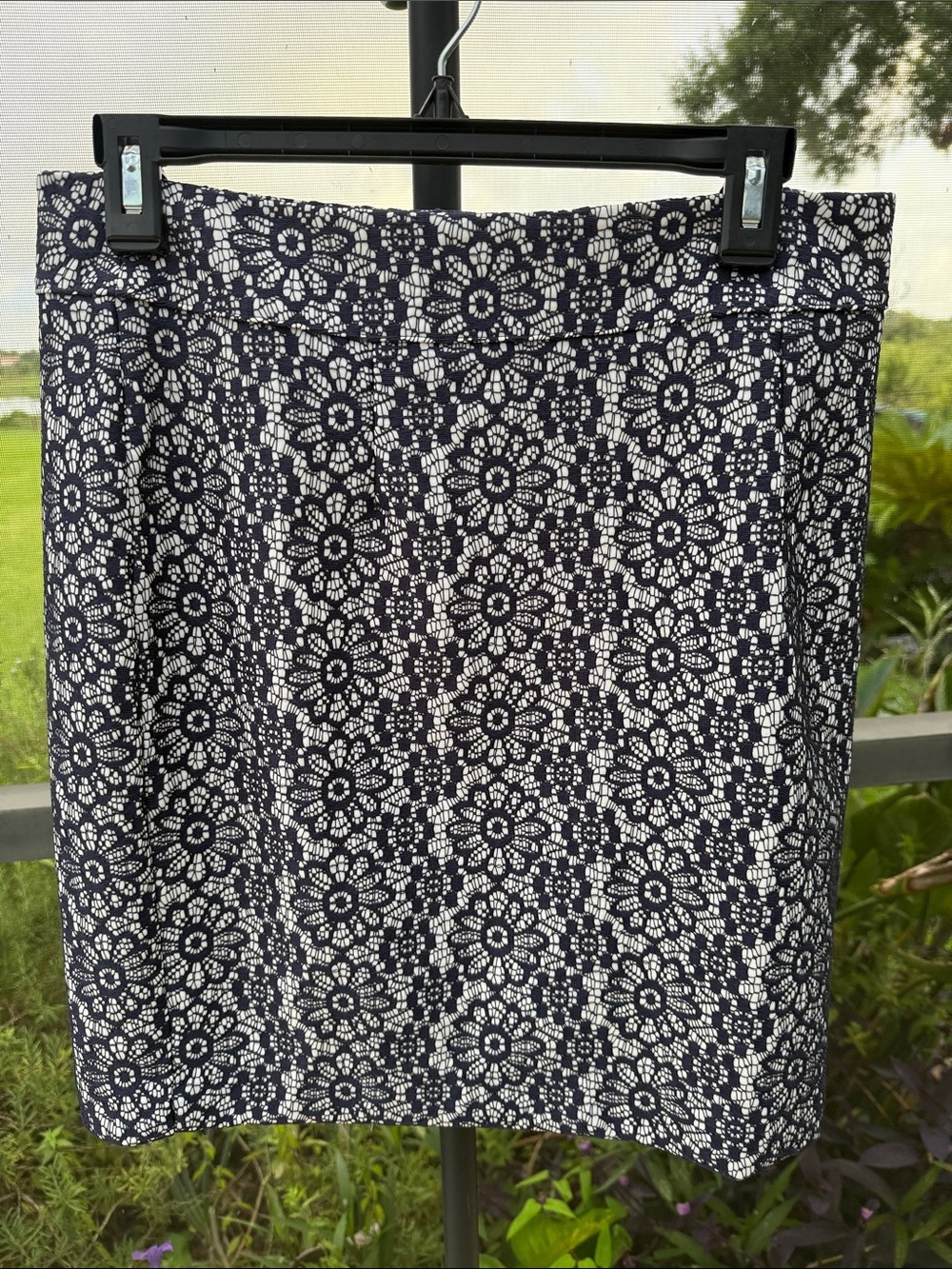 Banana Republic Navy Floral Lace-Print Pencil Skirt